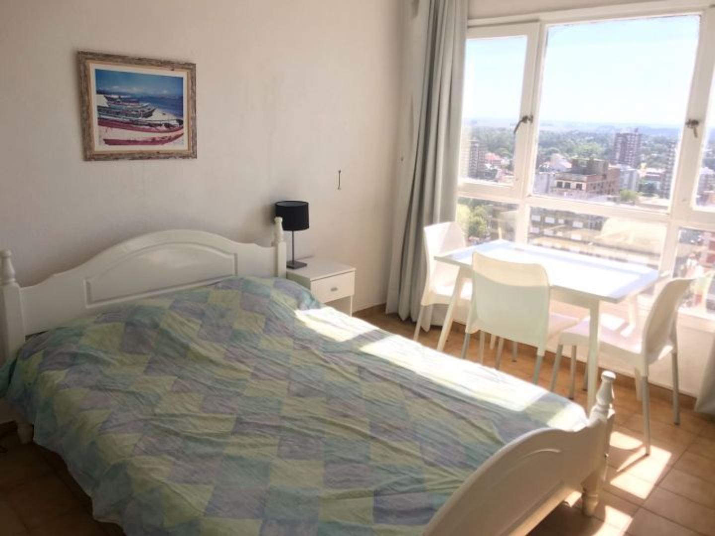 calle 23 685 , Piso 18