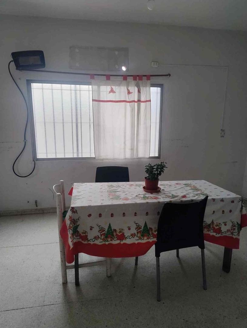 Venta de Casa 3amb C/cochera. Excelente Ubicación