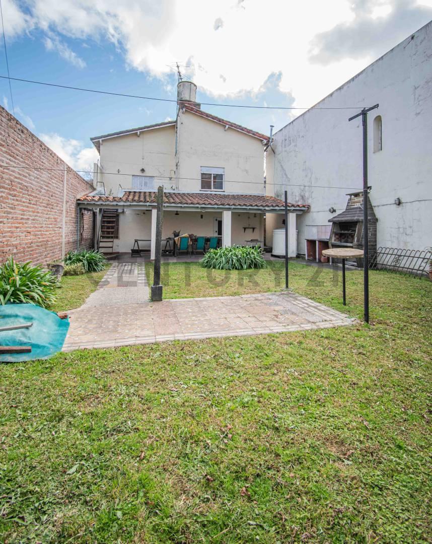 Casa 3 ambientes con 2 baños