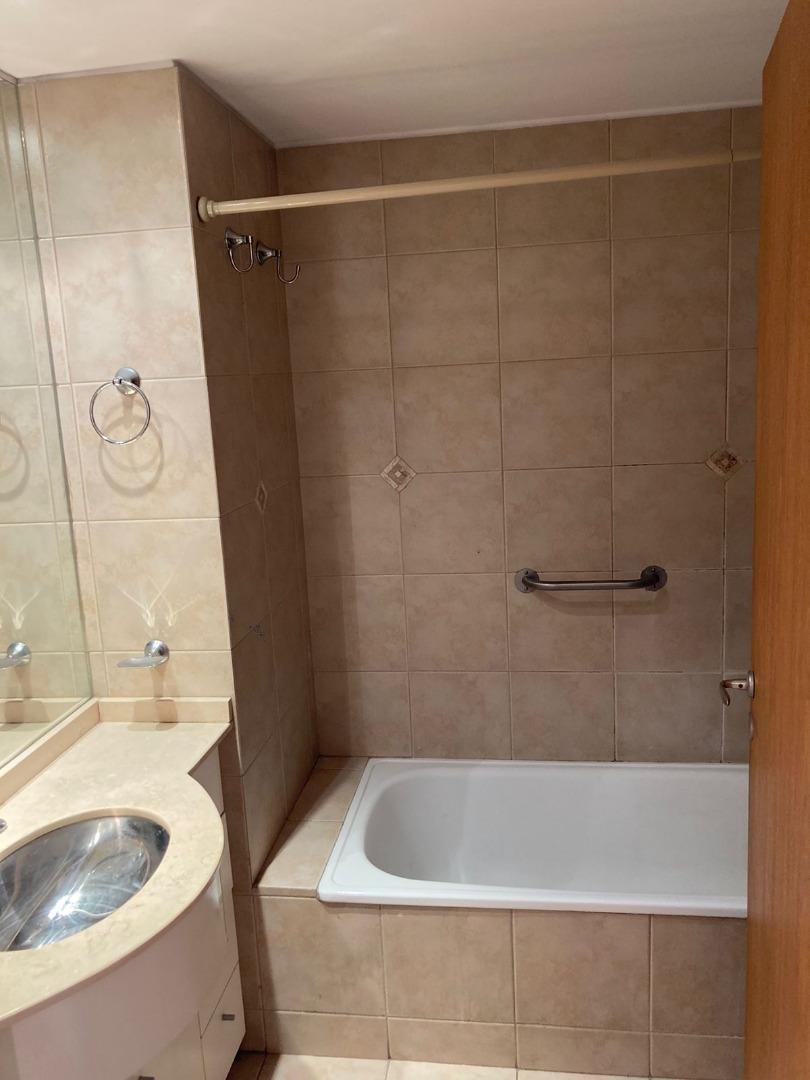 Departamento en Alquiler en Parque Chacabuco, $ 450.000