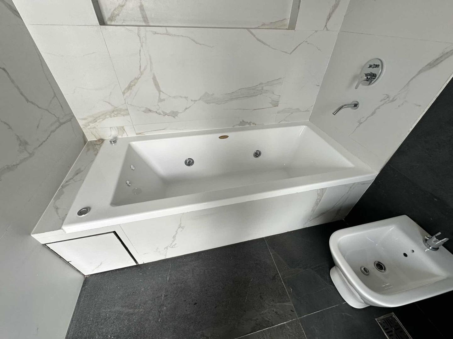 Casa 4 ambientes con 4 baños