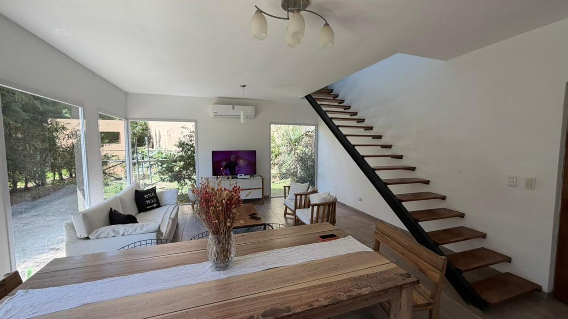 Casa 4 ambientes con 3 baños