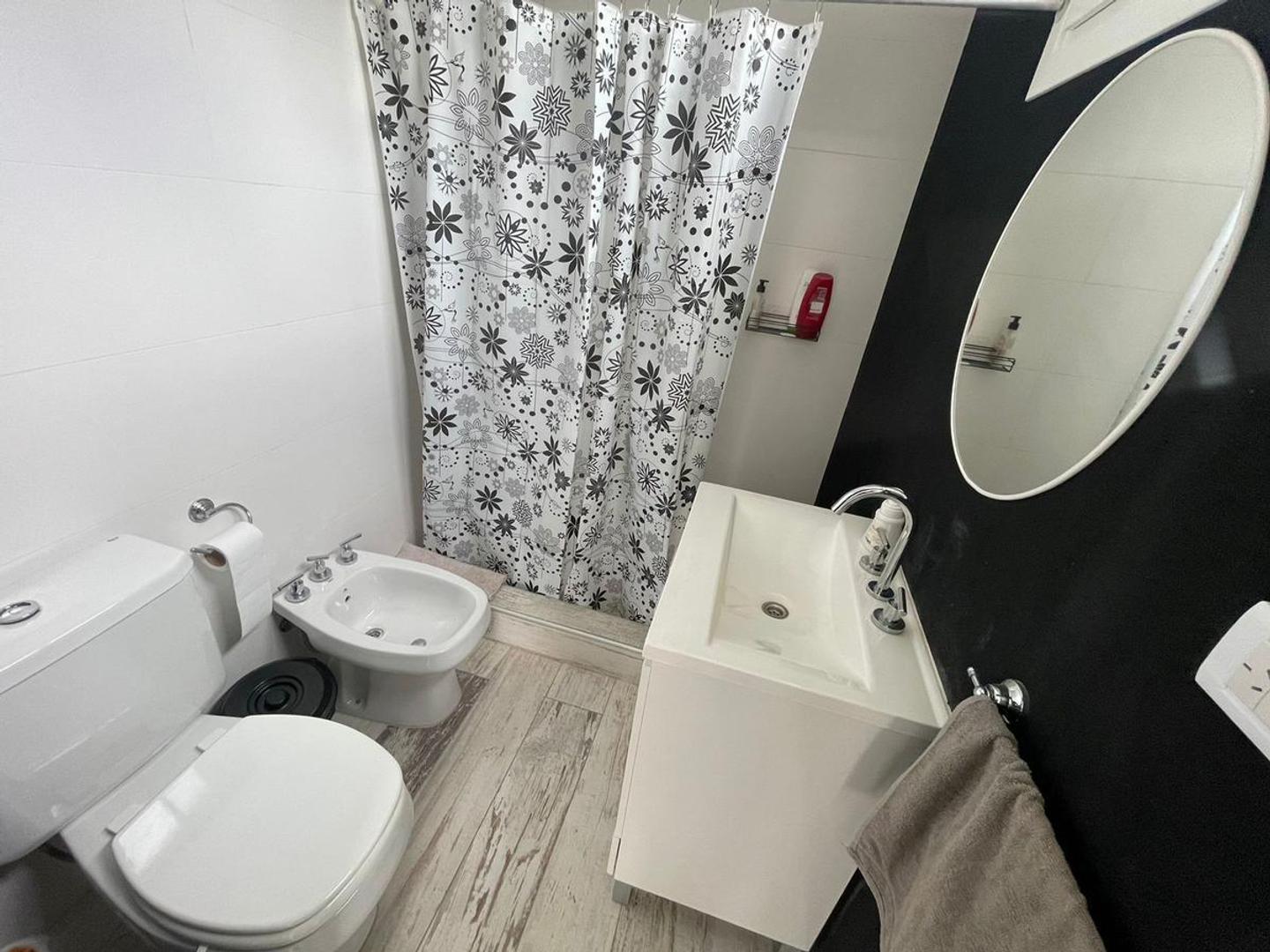 Casa 5 ambientes con 4 baños