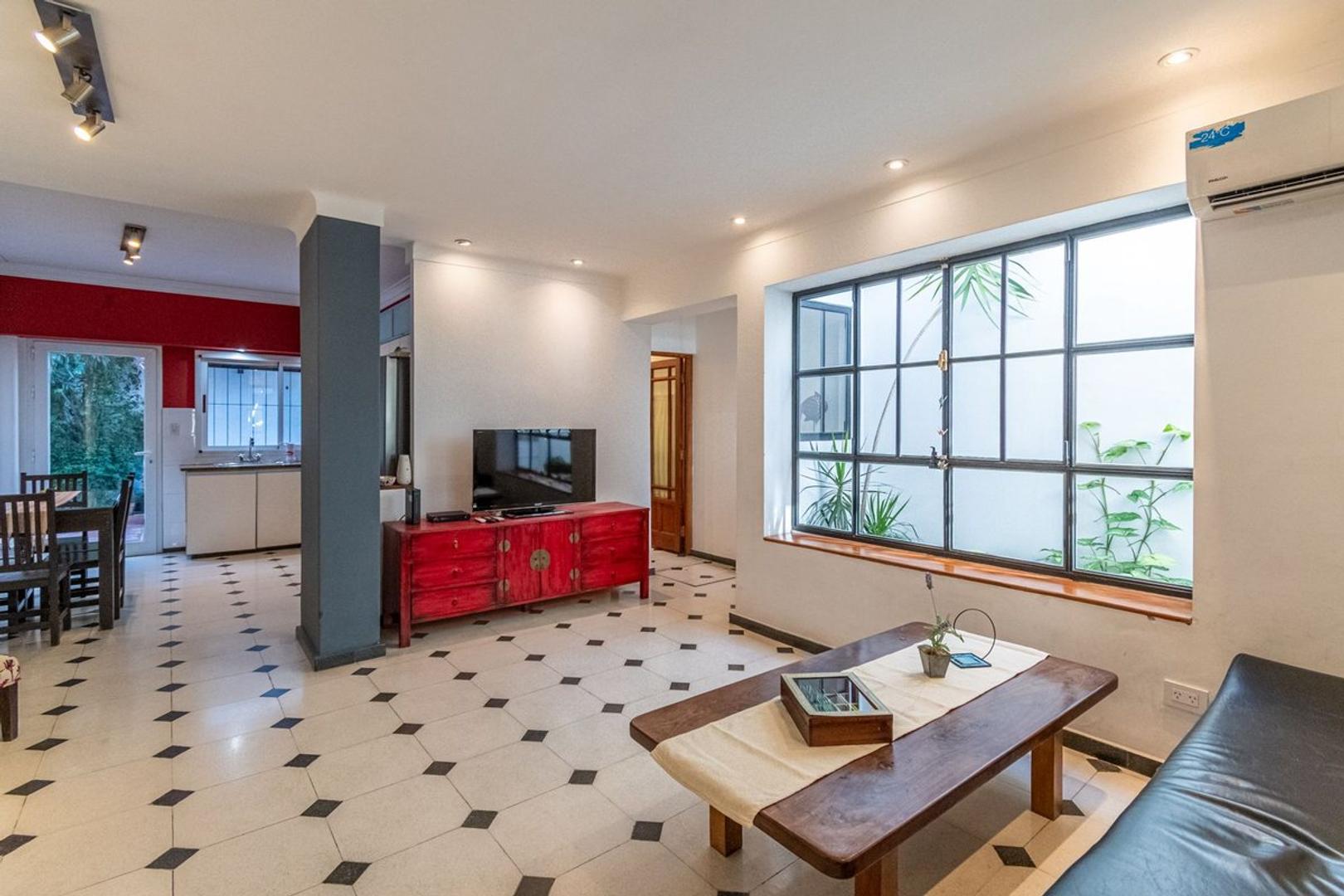 Casa 6 ambientes venta con cochera y lote propio