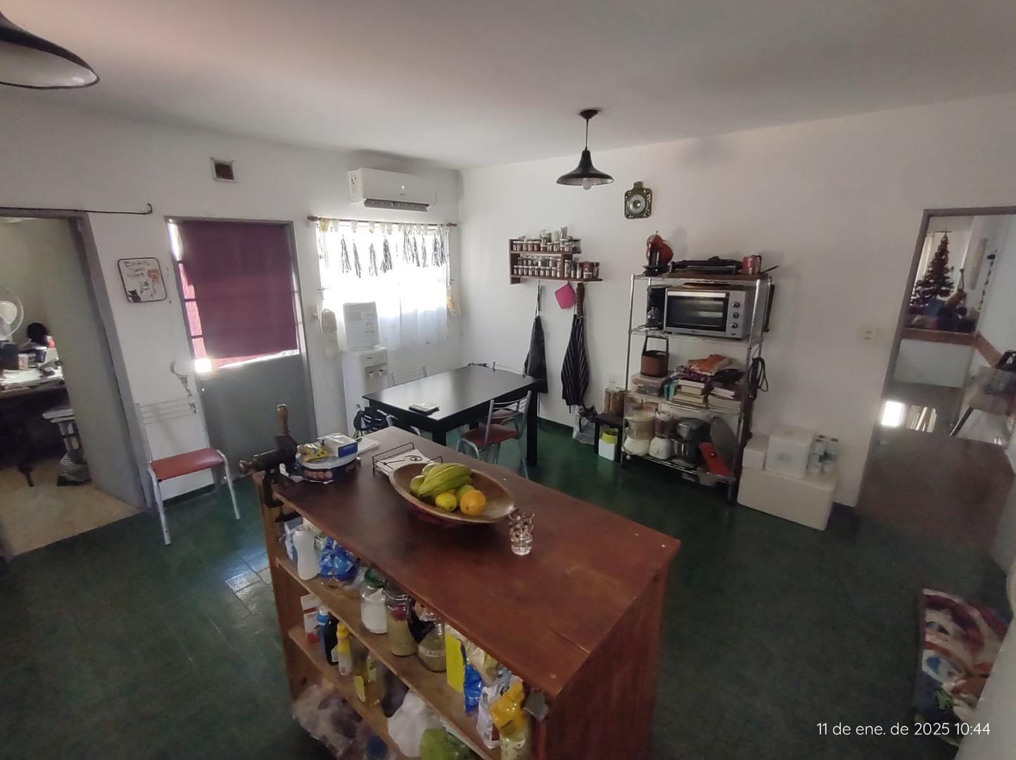 Casa en Venta con 5 cocheras