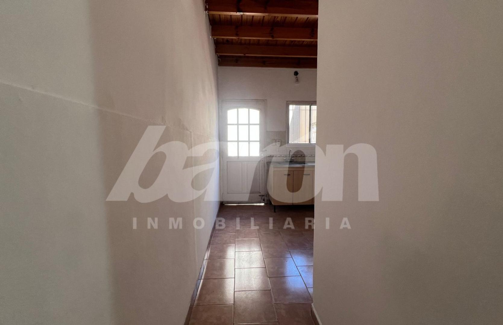 Depto Tipo Casa en Alquiler con 1 cocheras