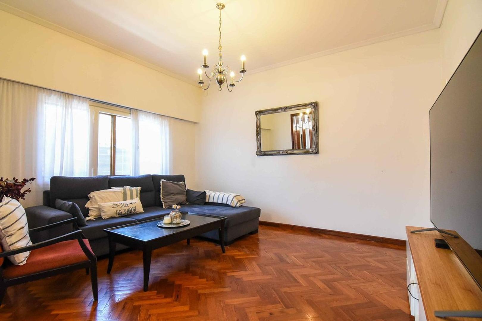 Casa 5 ambientes con 3 baños