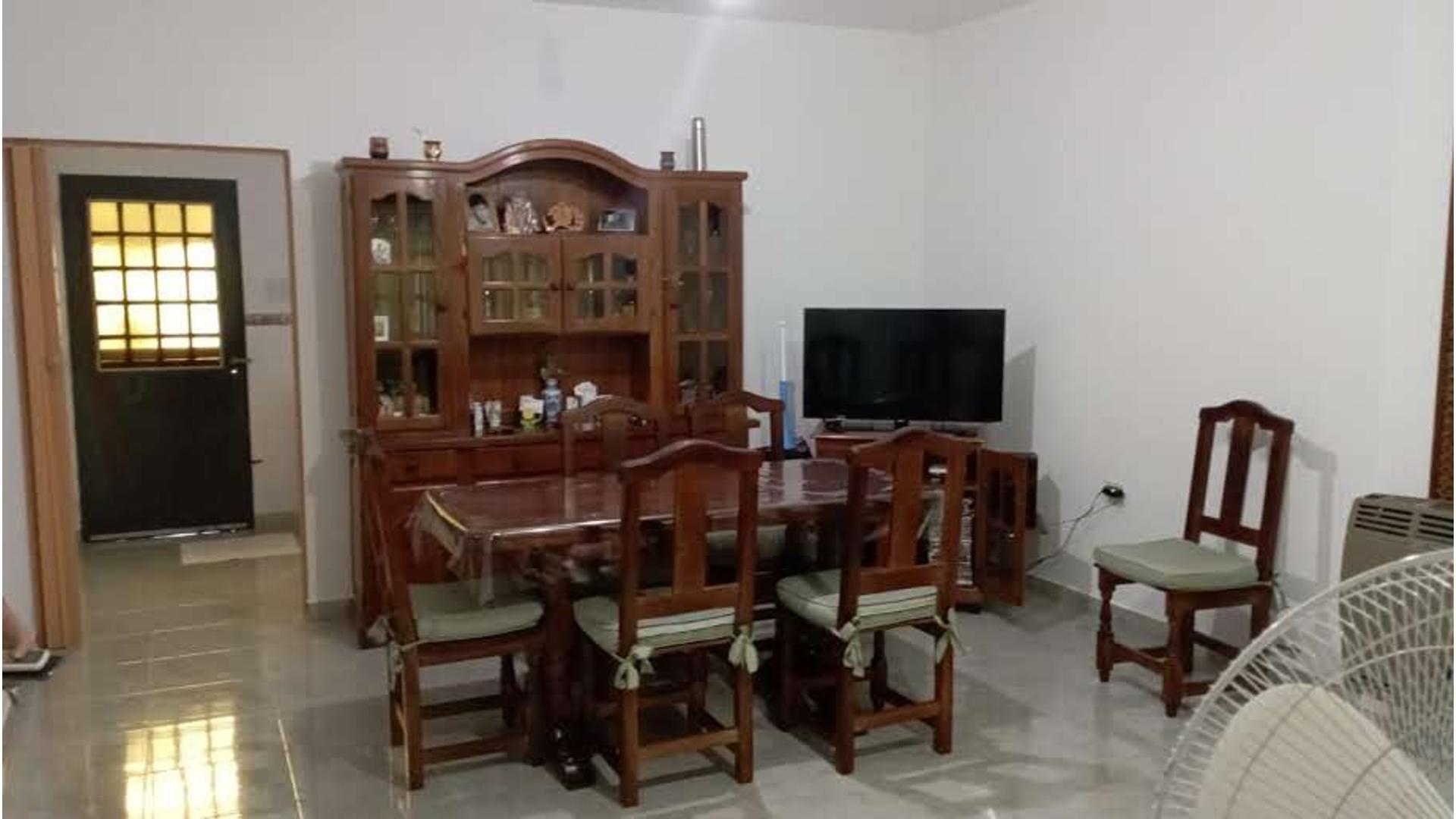 Casa 3 ambientes con 1 baño