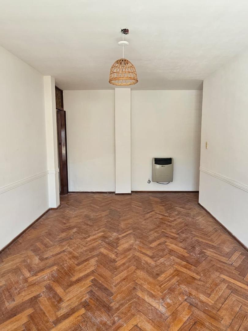 Mendoza 668 , Piso 4