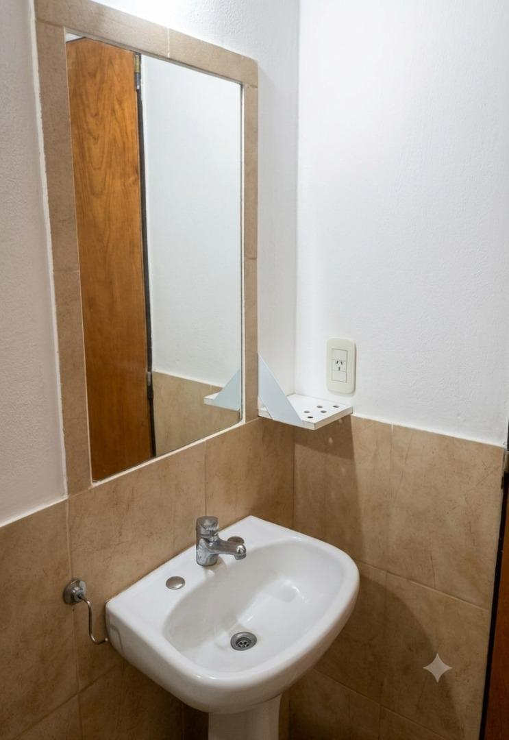 Duplex 2 ambientes con balcon propio.