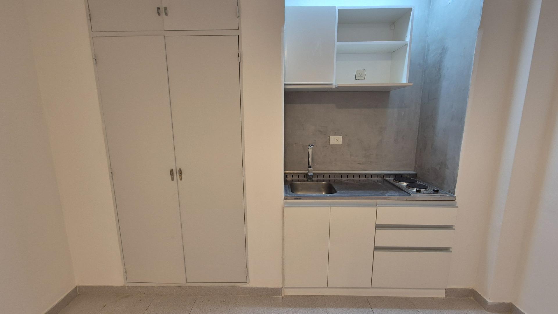 Sarmiento 1200, Piso 4