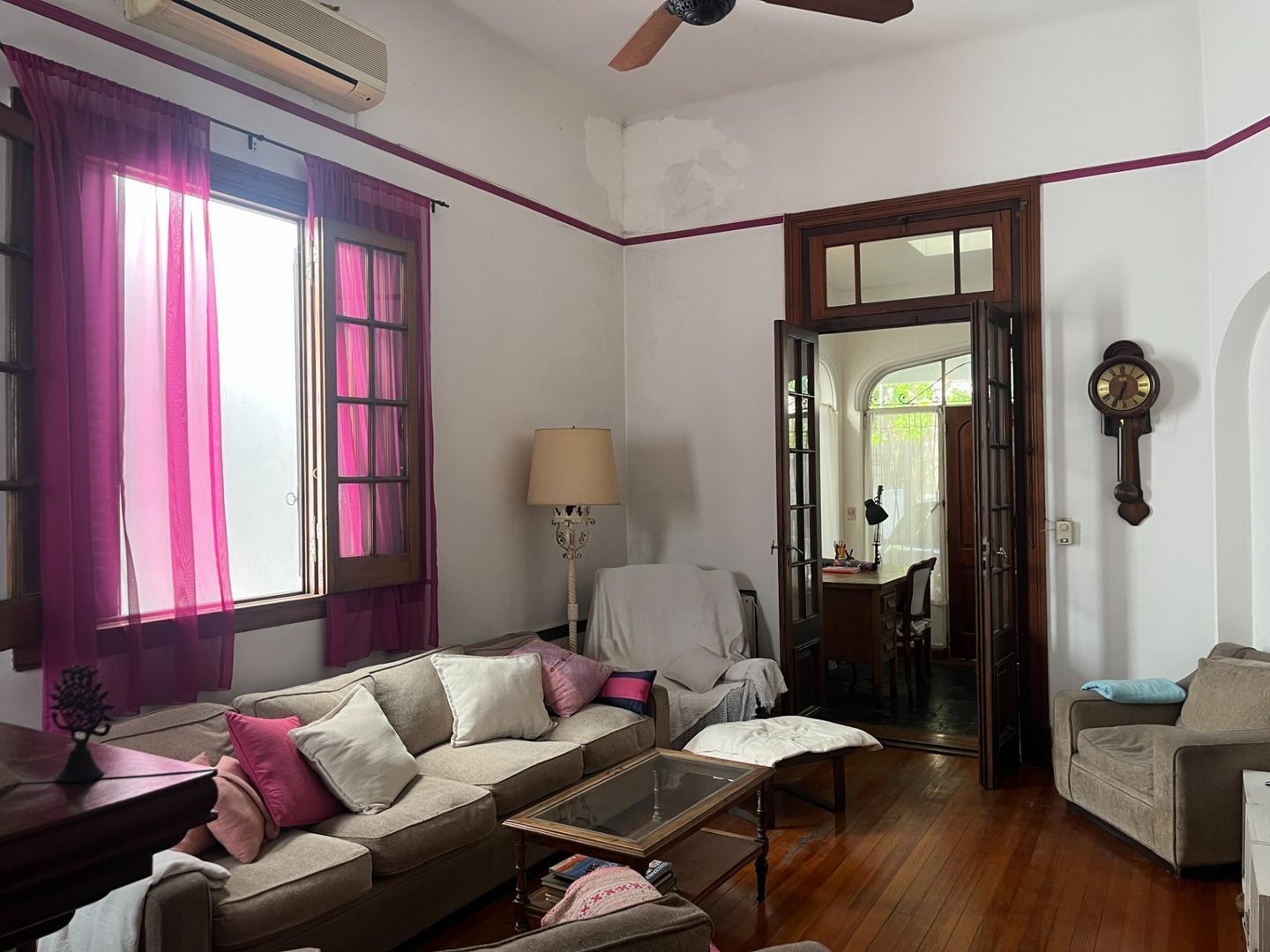 Banfield VENTA casa jardín piscina 4 dorm BUENA ubicacion