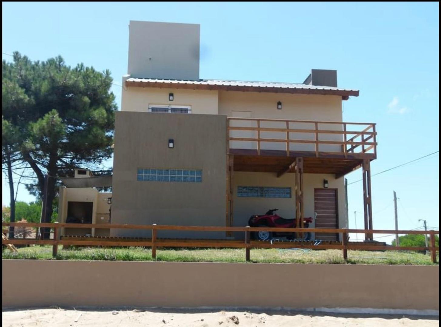 hermosos duplex a estrenar con 2 dormis, cochera y jardin