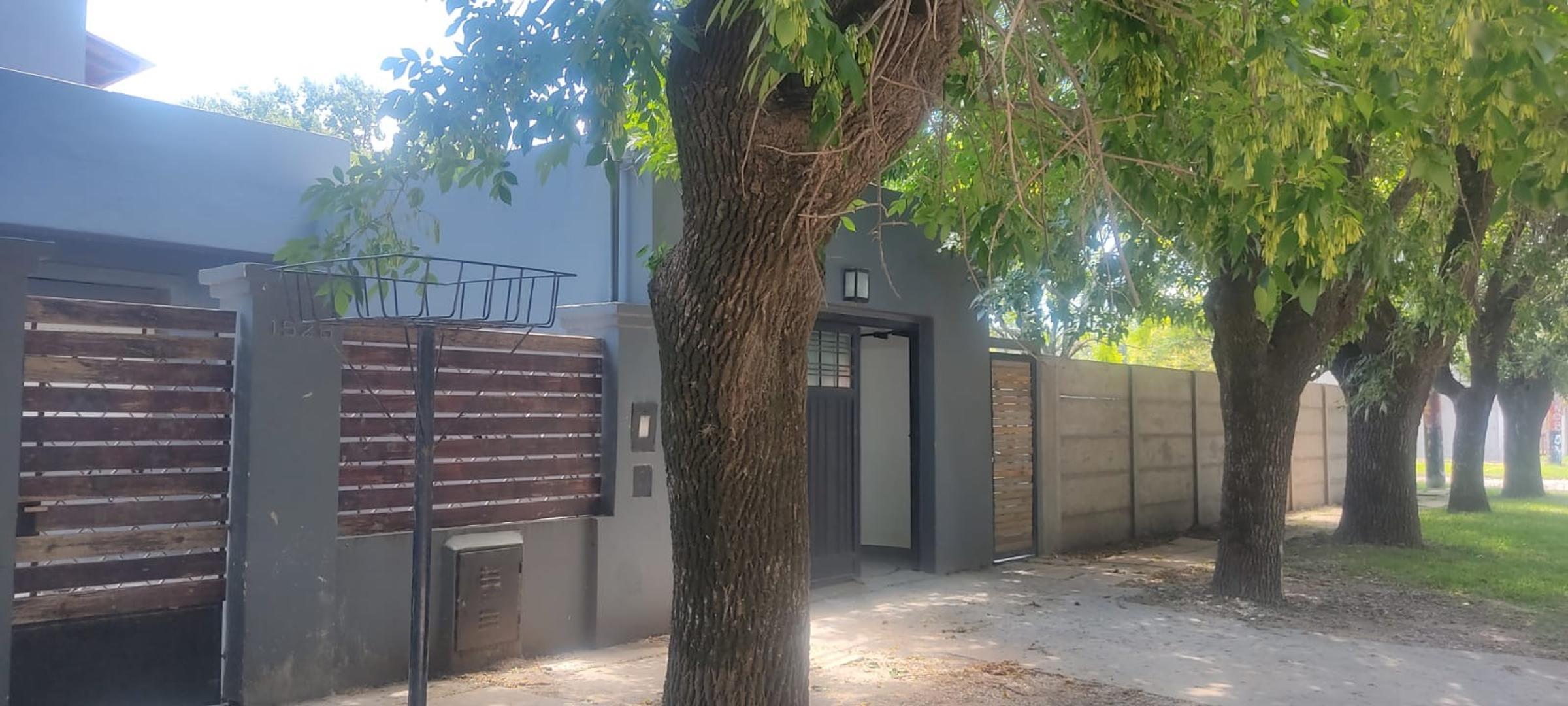 CASA 3 / 4 DORMITORIOS CON PILETA - FUNES