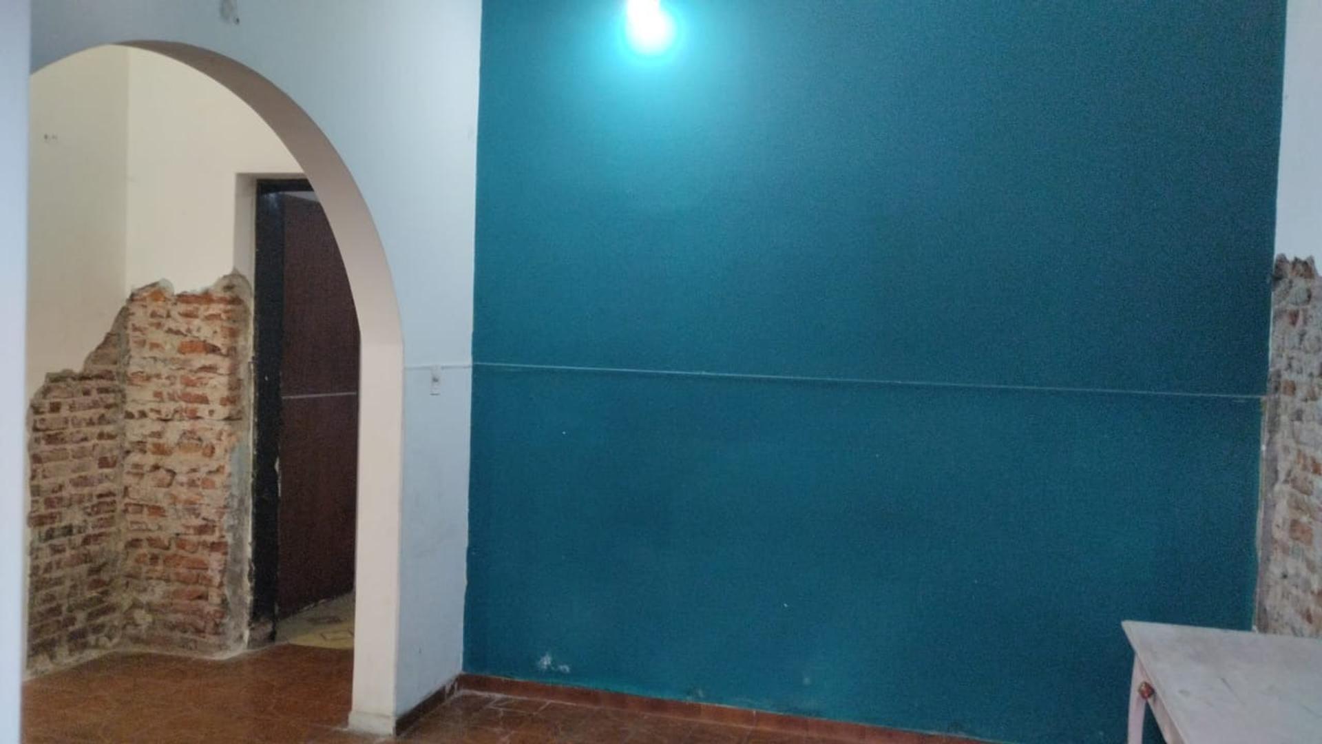 Casa 2 ambientes con 1 baño