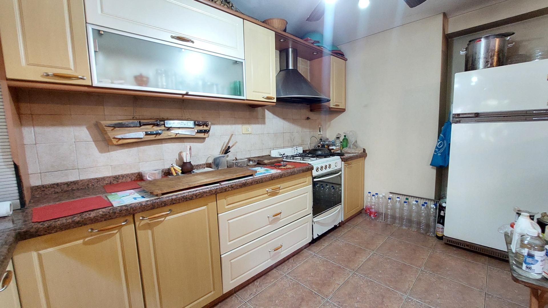 VENTA CASA 3 AMBIENTES GARAGE PARQUE QUILMES