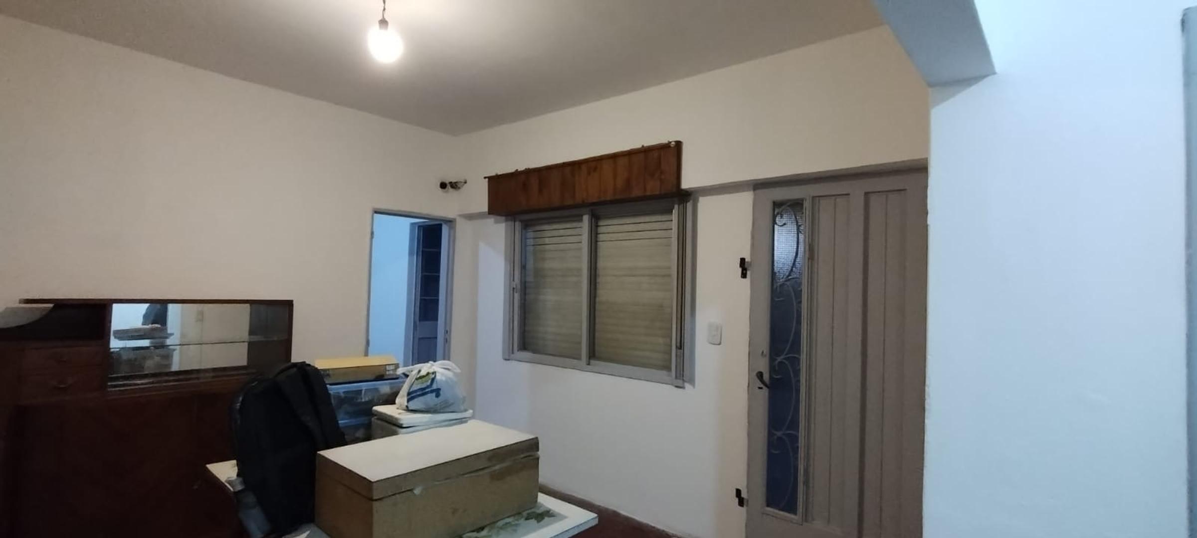Casa en Alquiler en Villa Sarmiento, $ 800.000