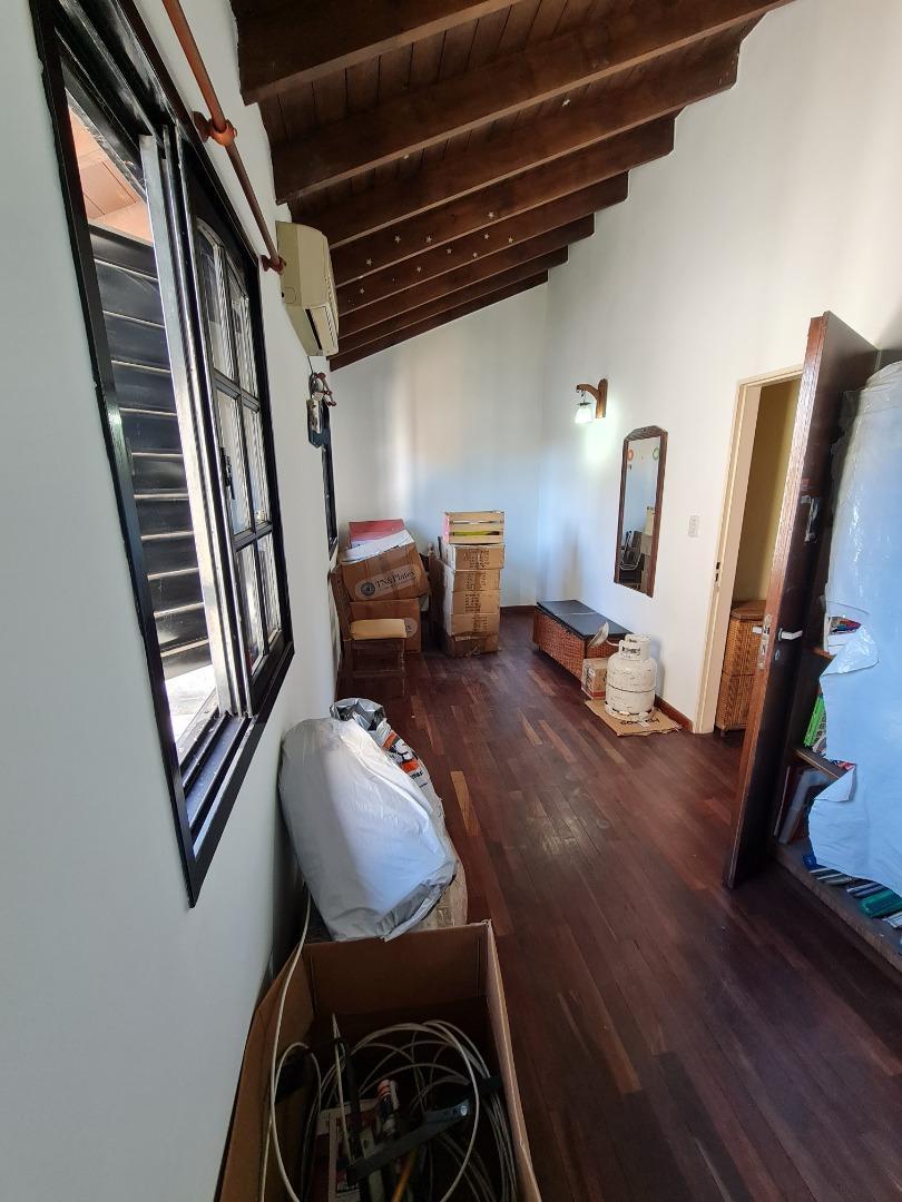 Depto Tipo Casa 4 ambientes con 2 baños