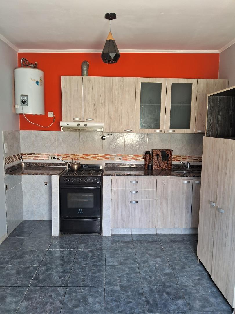 Casa 5 ambientes con 1 baño