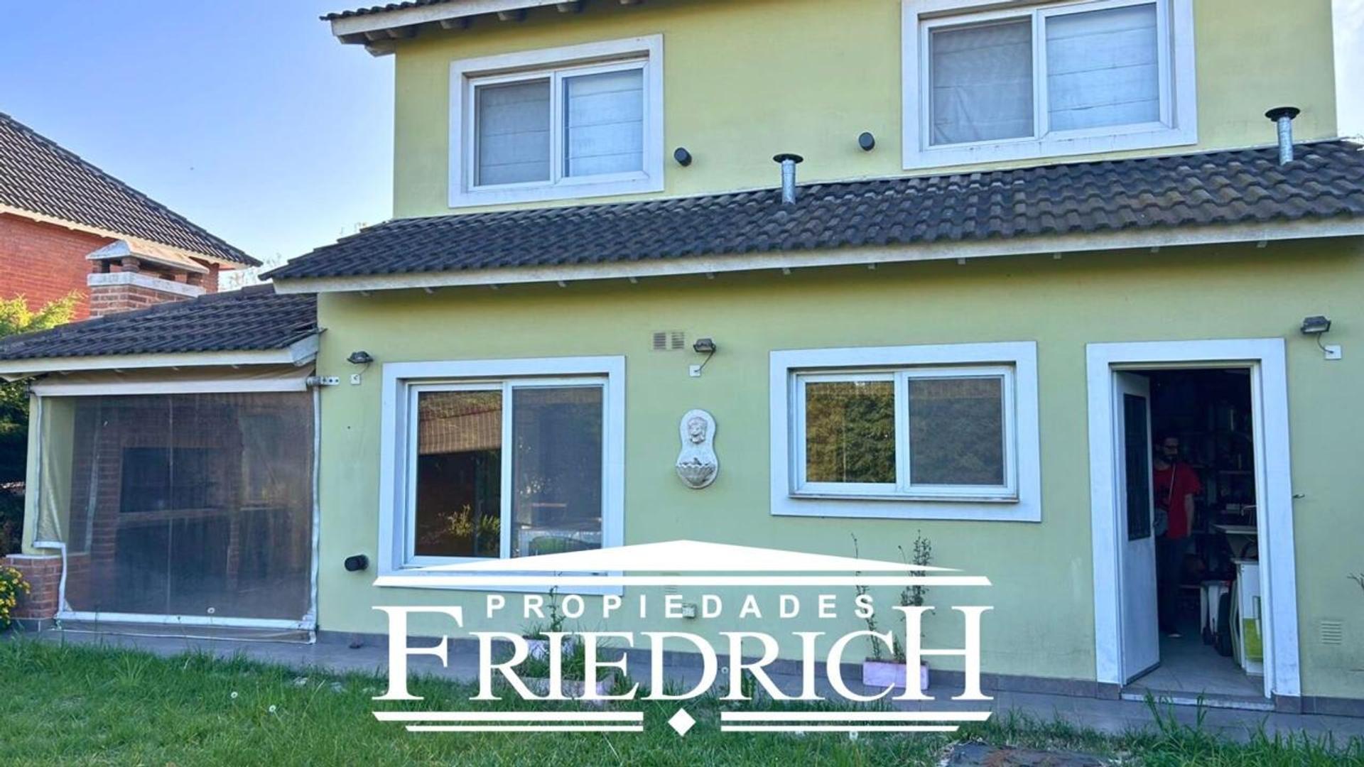 Casa 4 ambientes con 3 baños