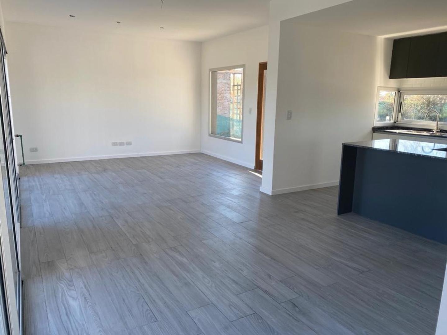 Casa en Venta en Puerto Roldan, USD 220.000