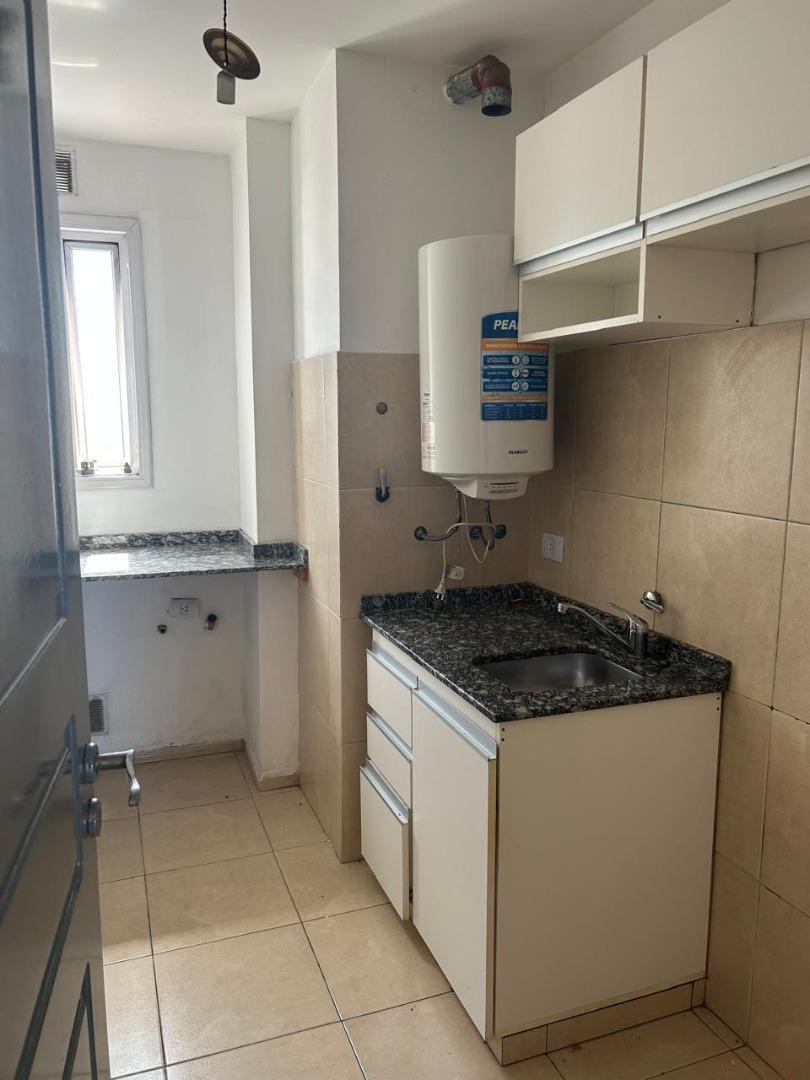 Félix Frías 1500, Piso 6