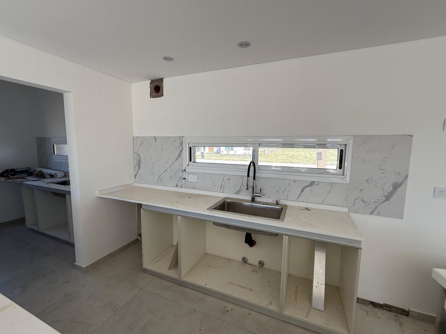 Casa 4 ambientes con 3 baños