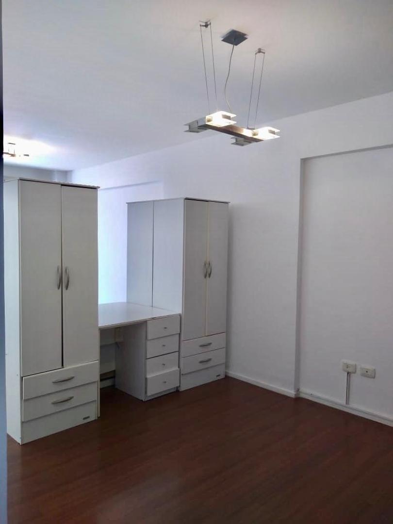 Roosevelt 2800, Piso 1