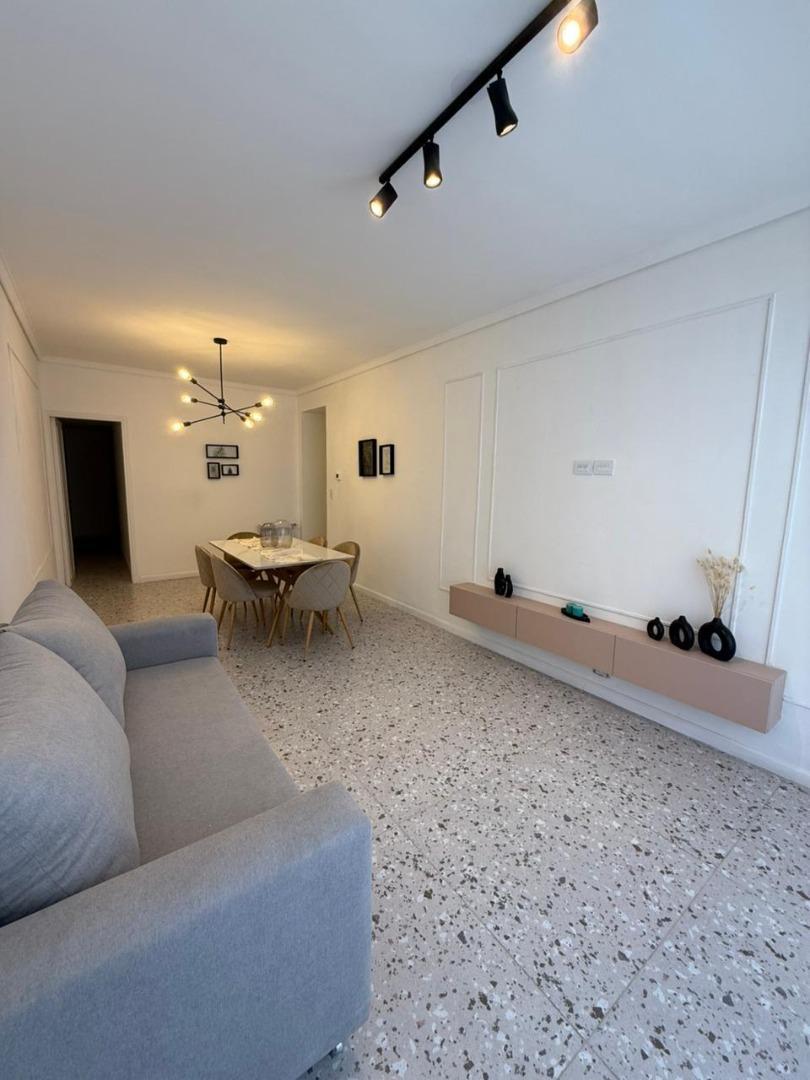 DEPARTAMENTO 3 AMBIENTES A LA CALLE CON BALCÓN TERRAZA