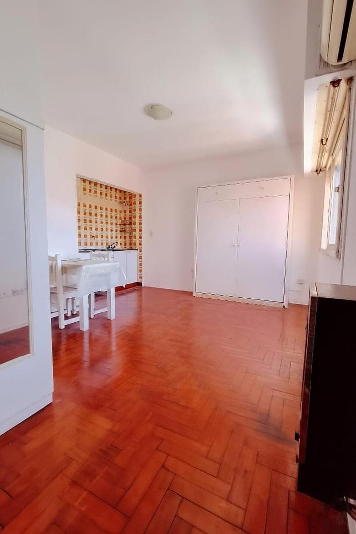Venta de Monoambiente piso alto