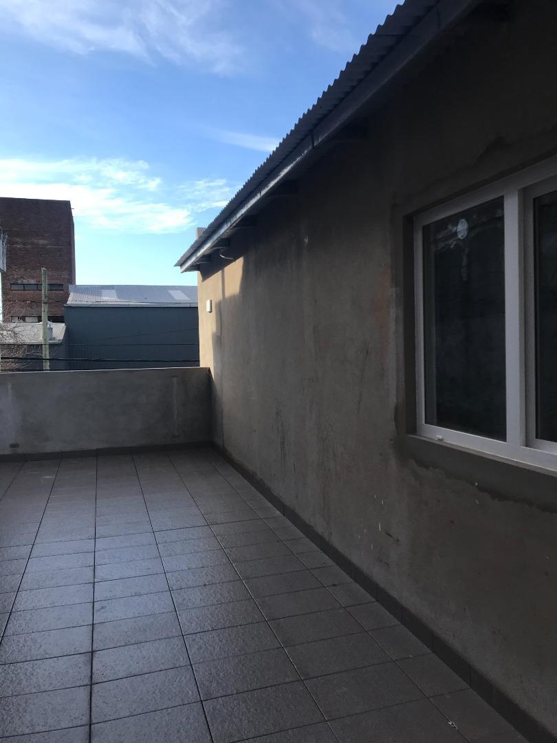 Salazar 1500, Piso 1