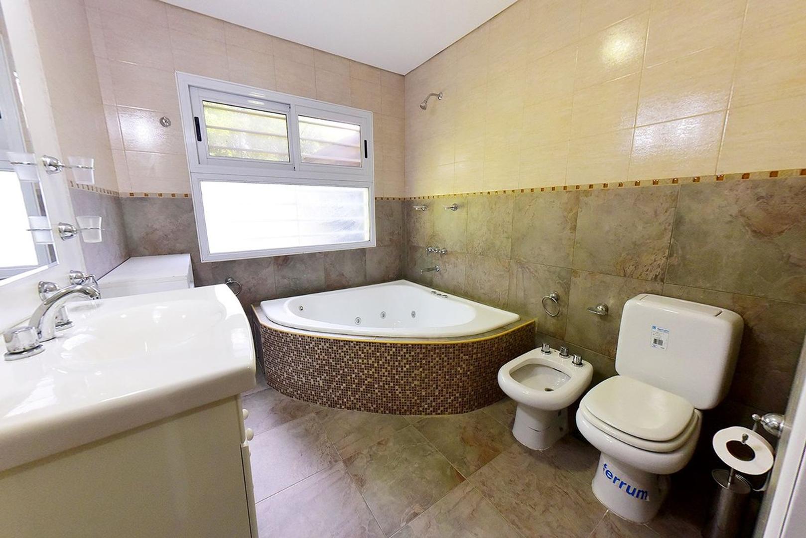 Casa en Alquiler de 3 dormitorios