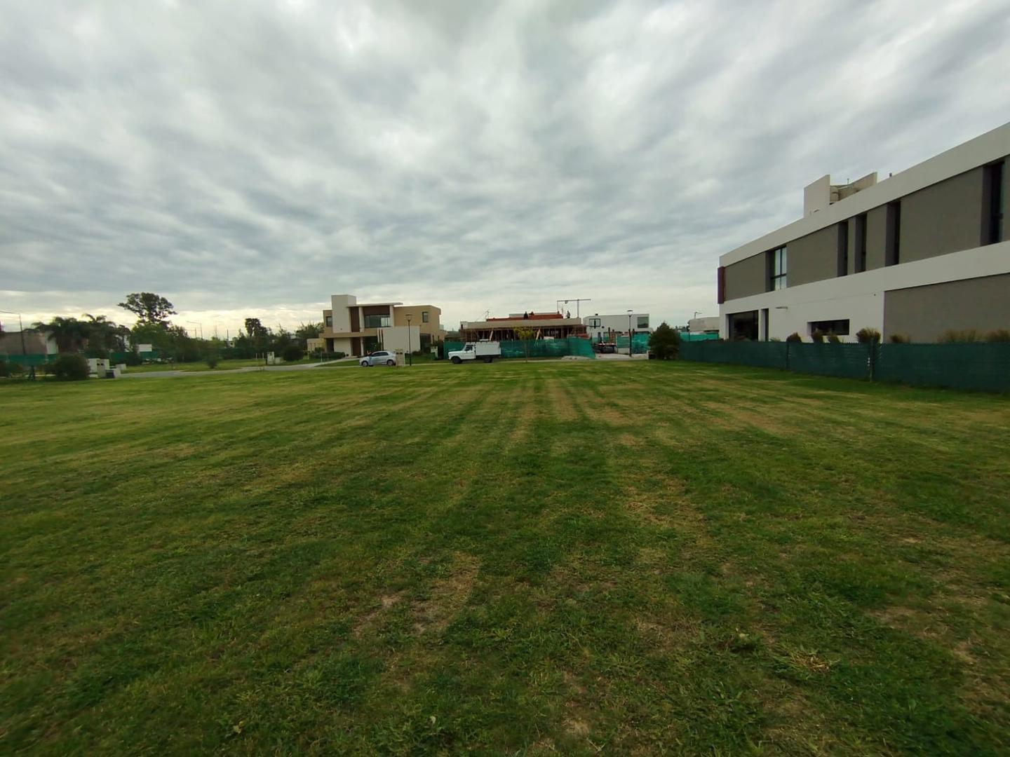 VENTA DE TERRENO EN VIDA BARRIO CERRADO FUNES