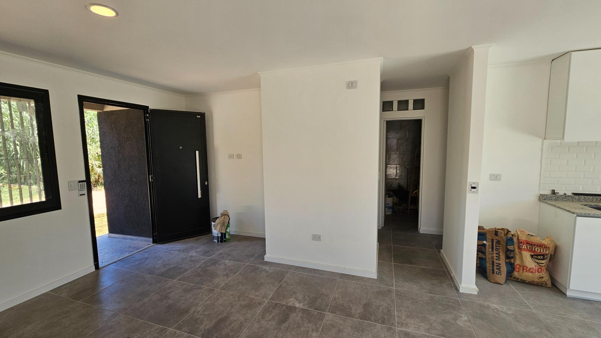 Casa 3 ambientes con 1 baño