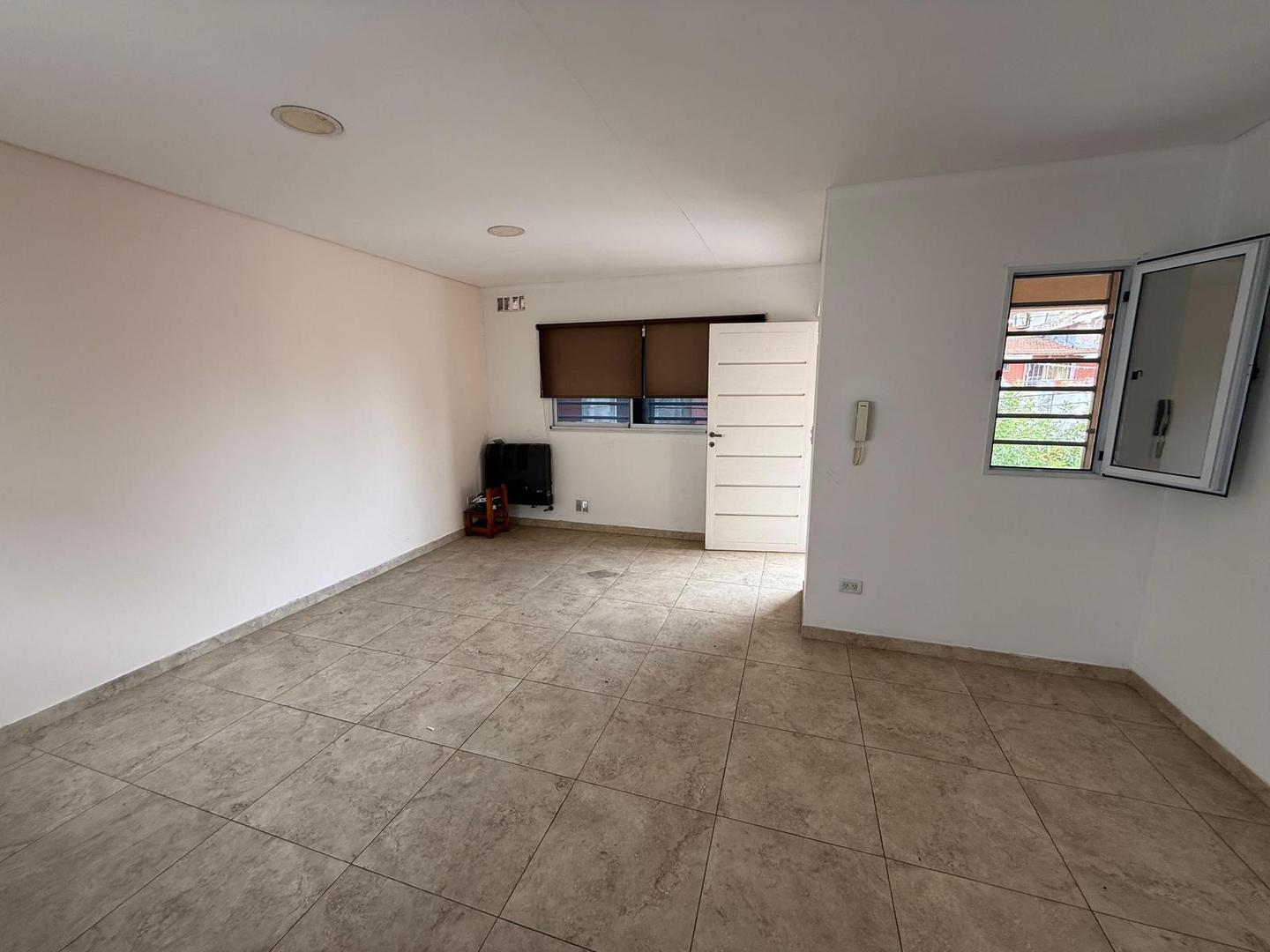 Departamento en  Alquiler 3 ambientes en ALQUILER EN JOSE LEON SUAREZ