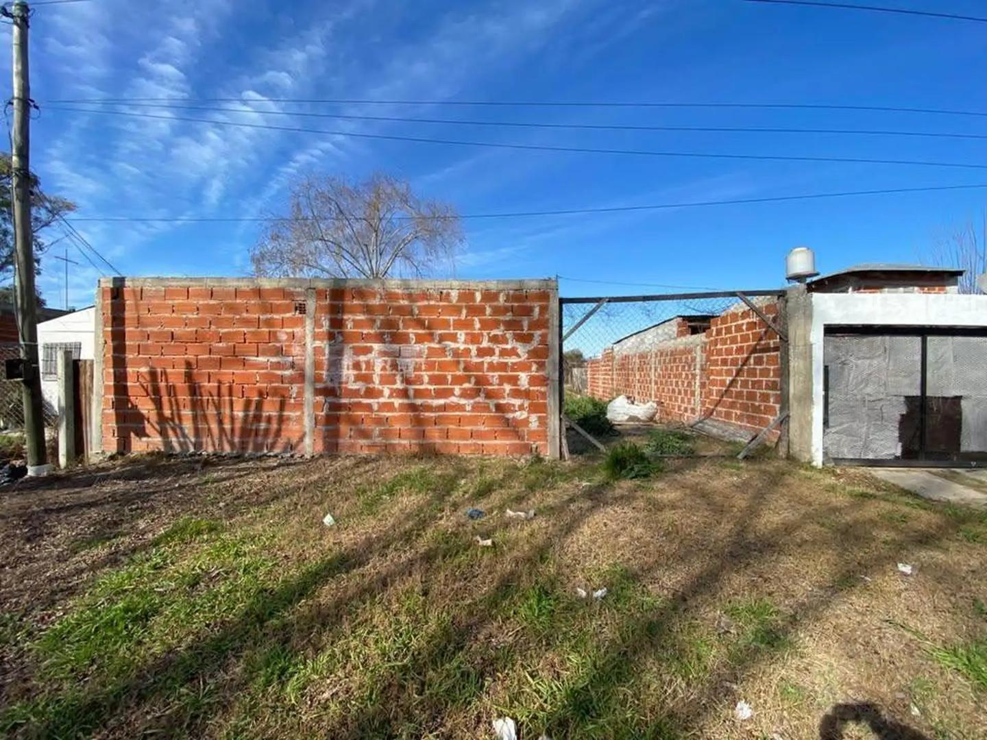 Terreno en Venta en Los Hornos, USD 14.000