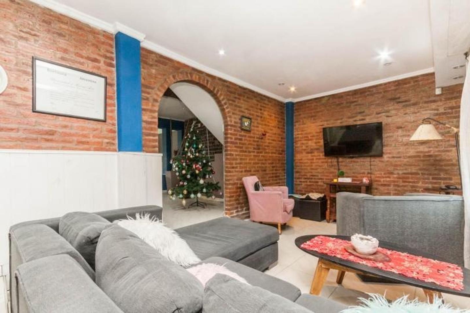 Casa en Venta con 1 cochera