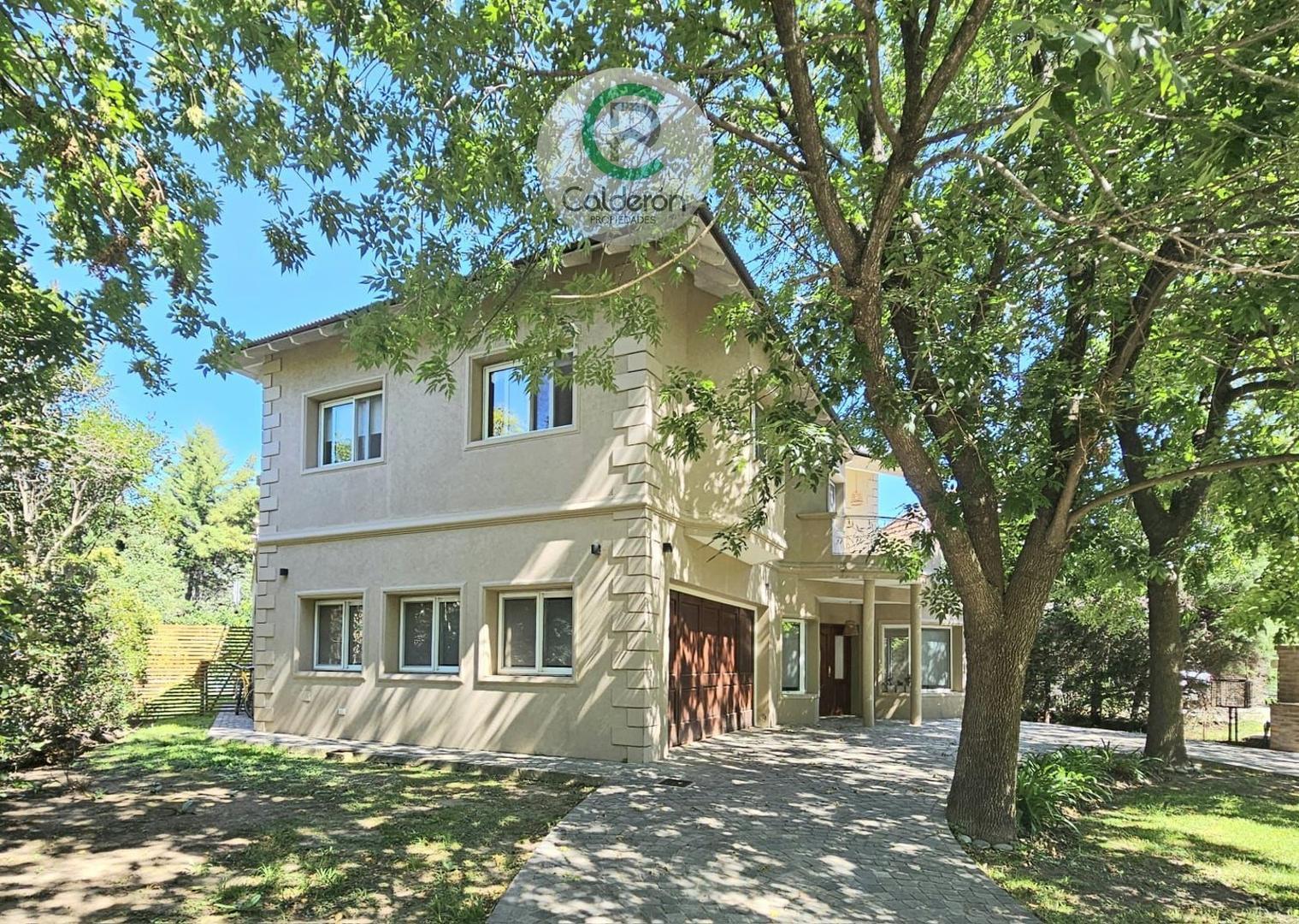 Casa 5 ambientes con 4 baños