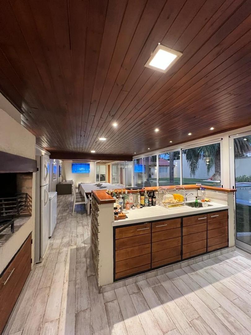 CASA EN VENTA 4 DORMITORIOS  B° VILLA BELGRANO