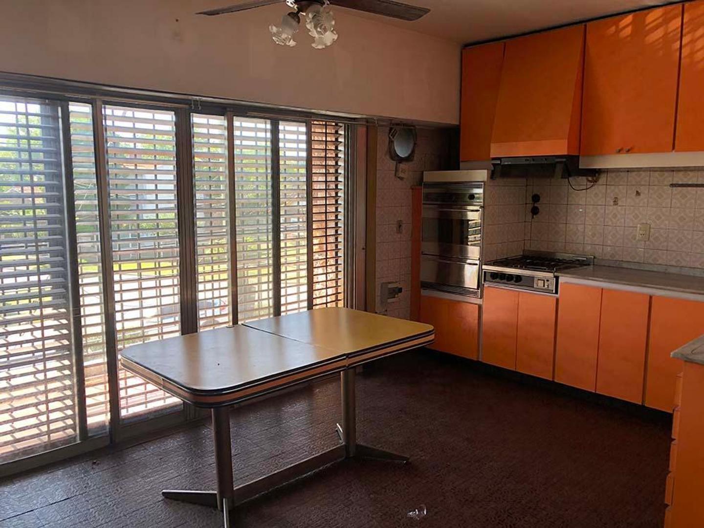 Depto Tipo Casa 5 ambientes con 2 baños