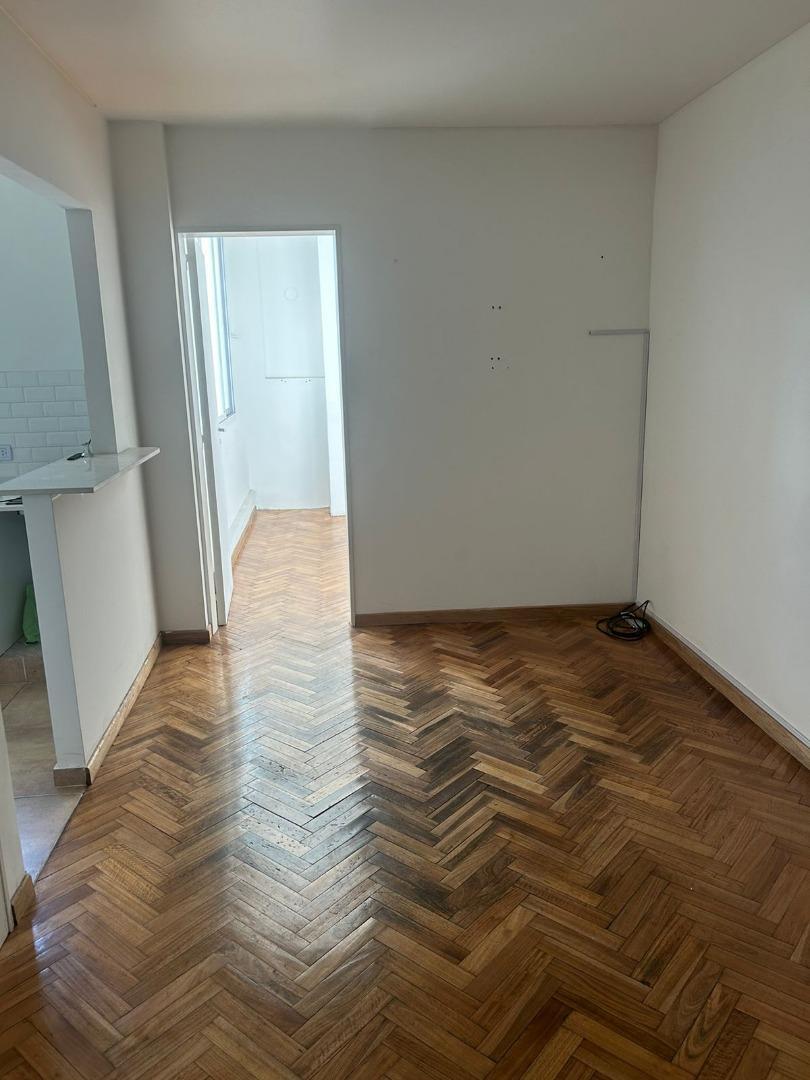 José Maria Moreno Av. 700, Piso 3