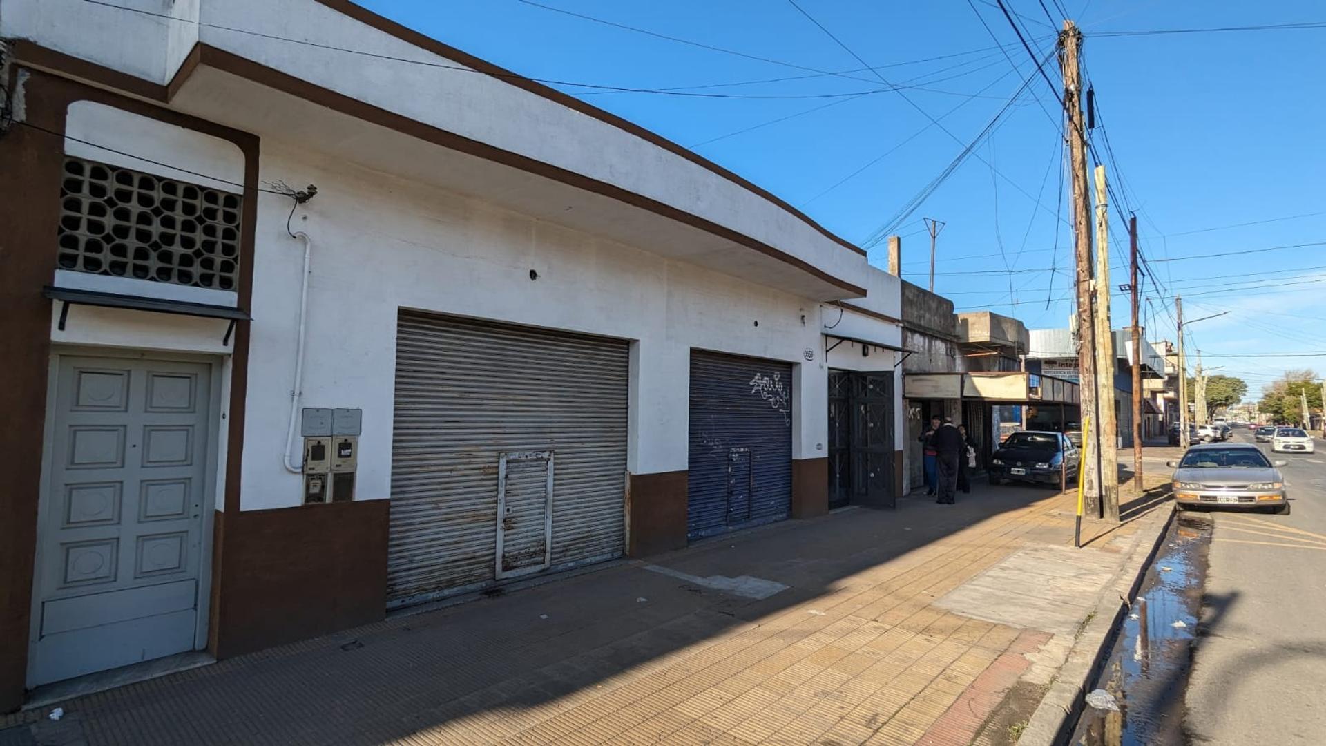 Seis LOCALES COMERCIAL EN VENTA  EVA PERON  3500 M CHINGOLO