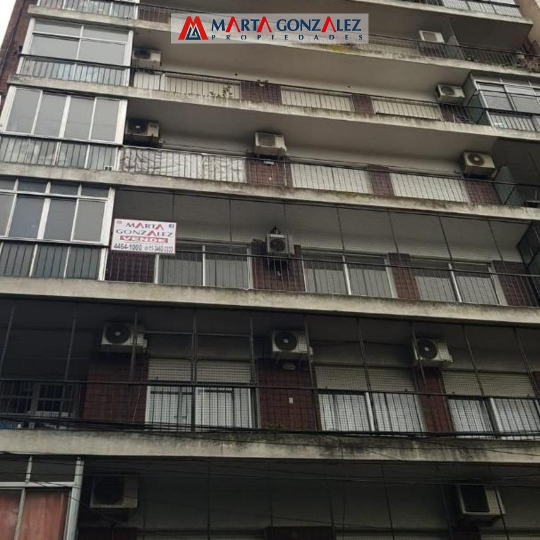 Venta. Departamento 3 ambientes frente a la estación