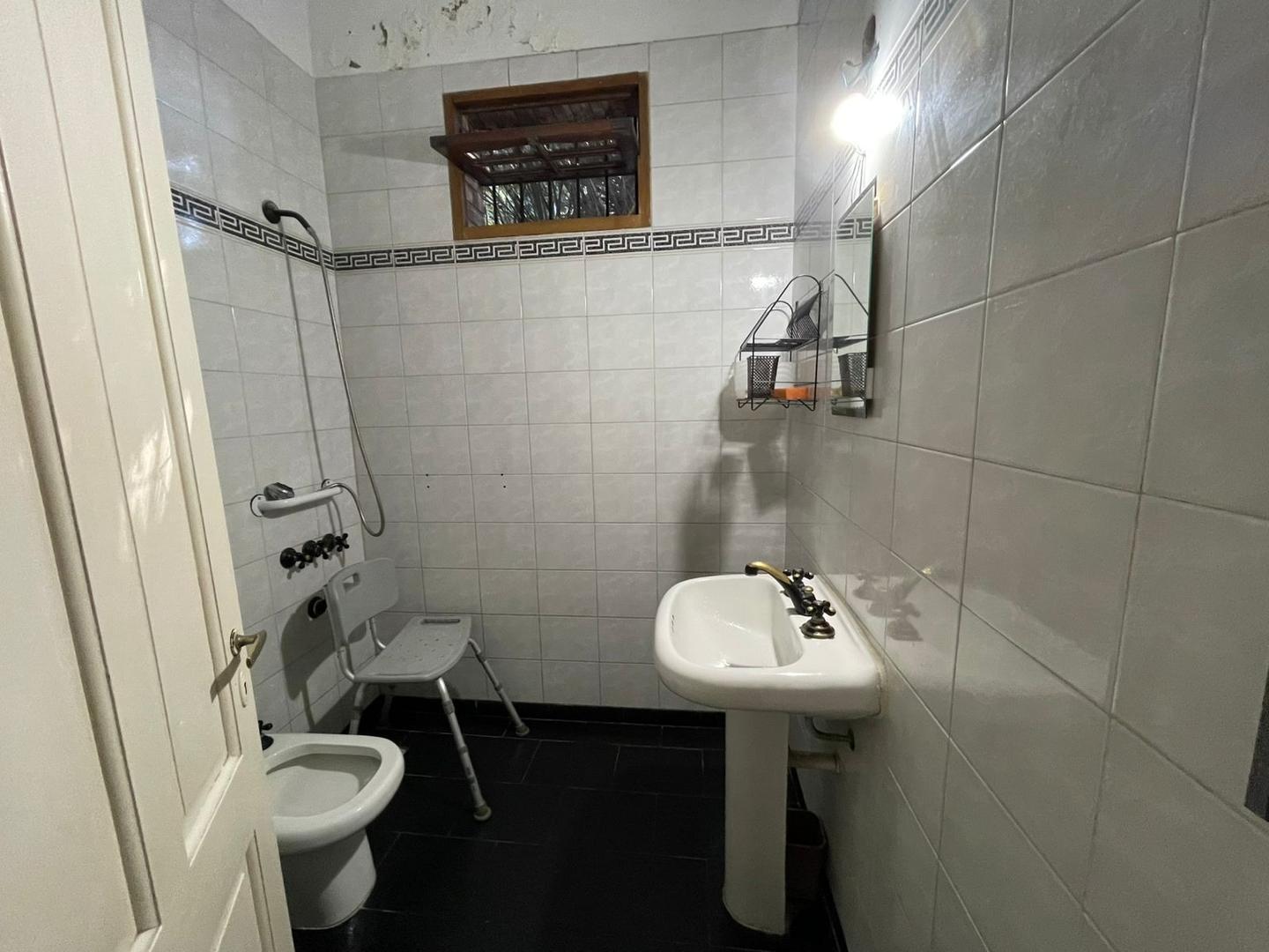 Morón Sur Casa en venta apto profesional o edificación