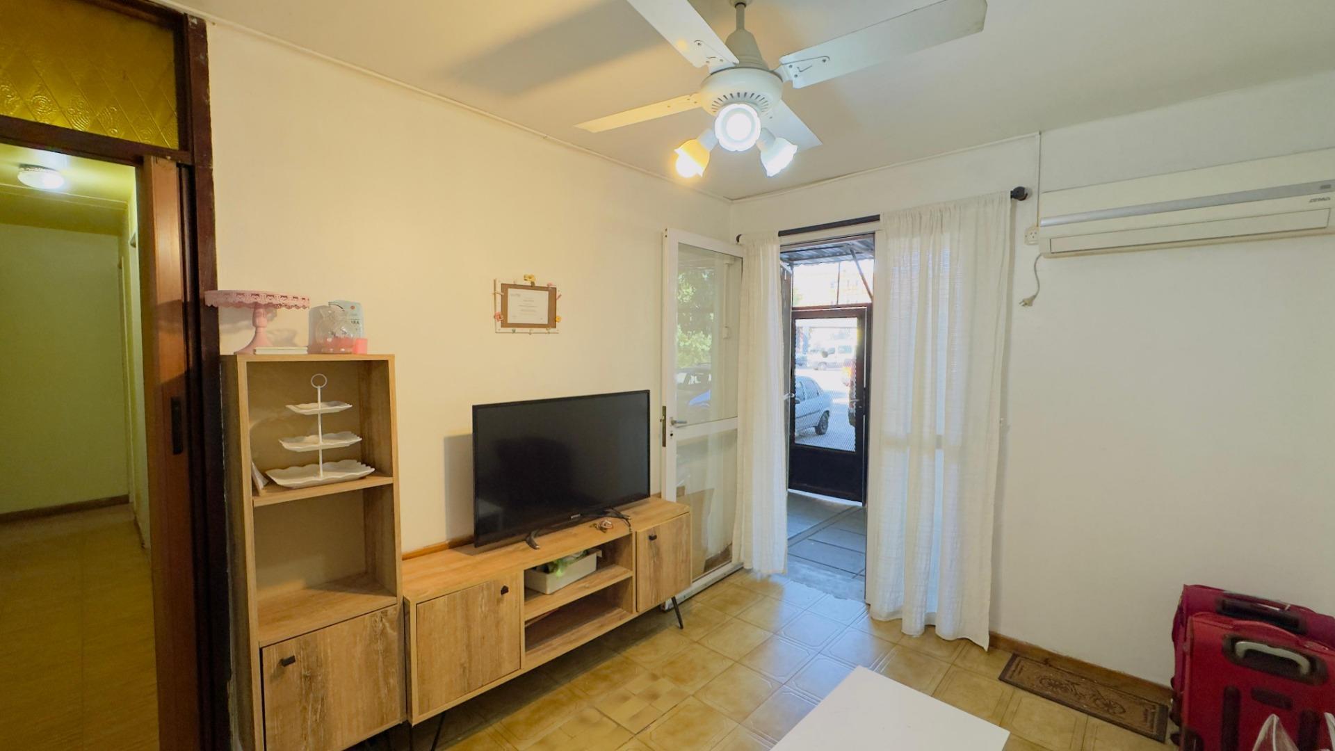 Camino Real Moron 100, Piso pb