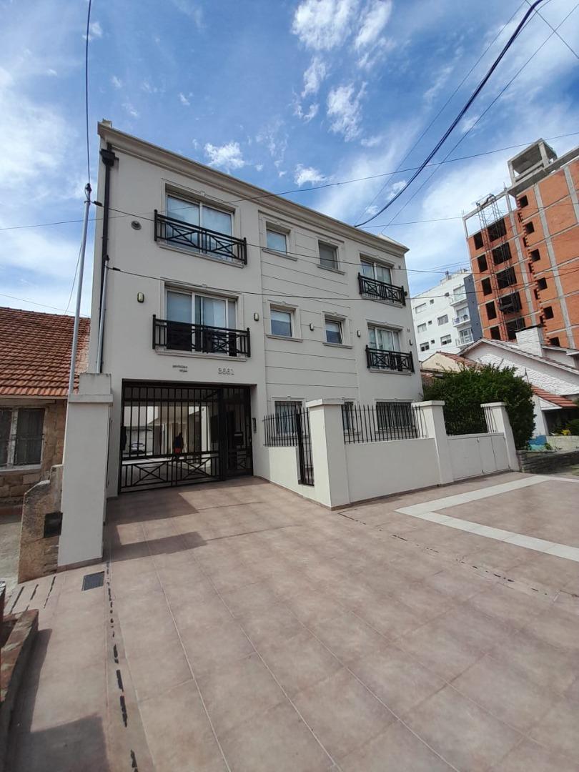 Strobel 3600, Piso 1