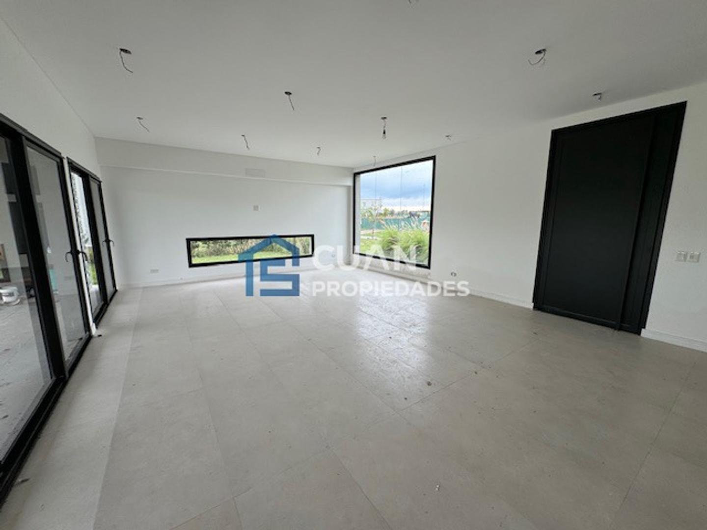 Casa 4 ambientes con 3 baños