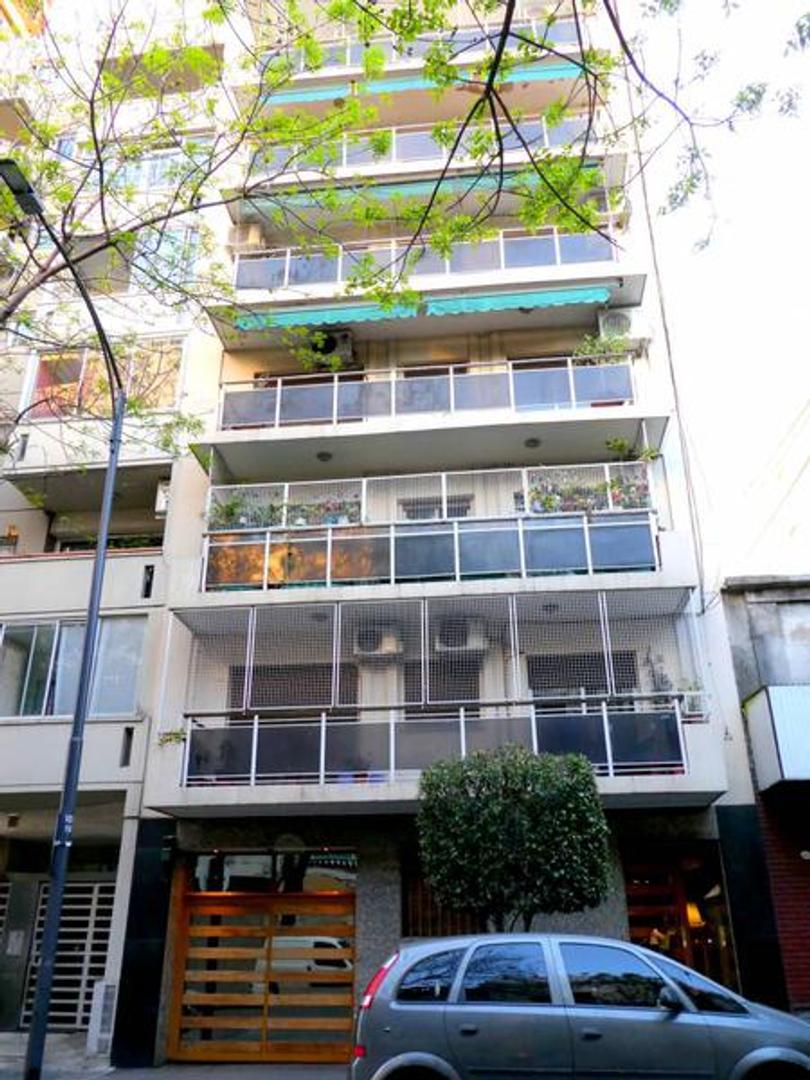 Alquilo: Muñiz 1000: Depto de 3 amb. C/Frte. Balcón corrido. Cocina y baño completo. Lavadero. -