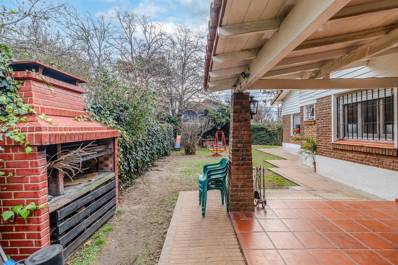 Casa 3 ambientes con 2 baños