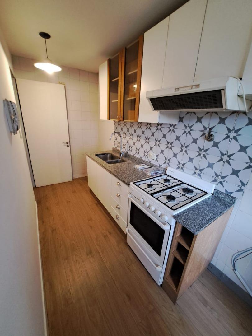 Departamento en Alquiler en Sarandi, $ 550.000